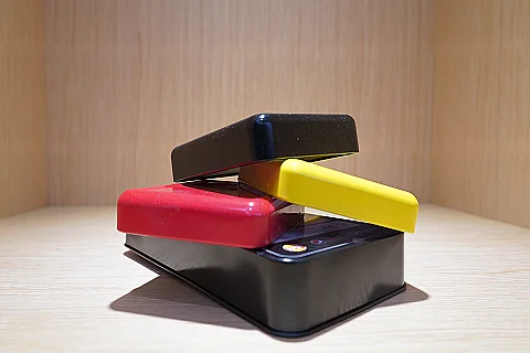 Deep impact-resistant ink for metal